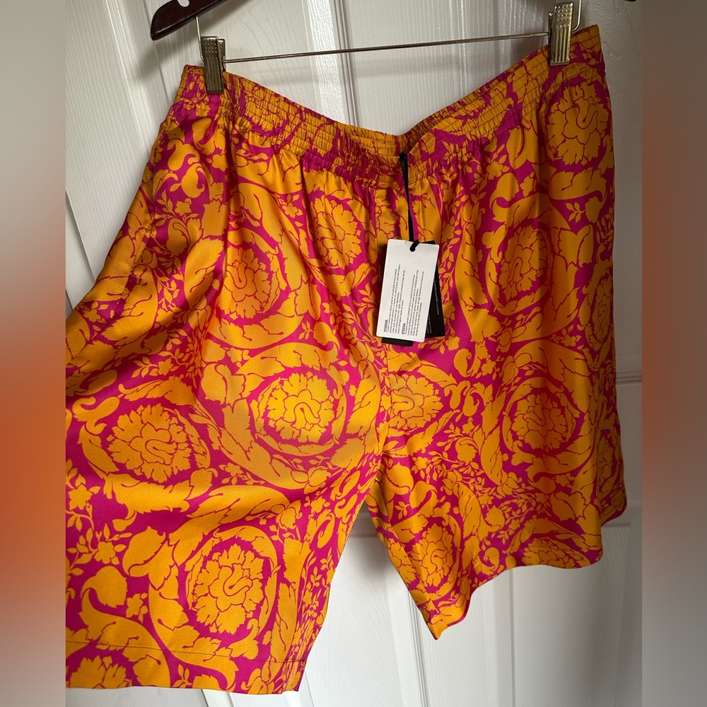 Versace - Picture 7 of 9